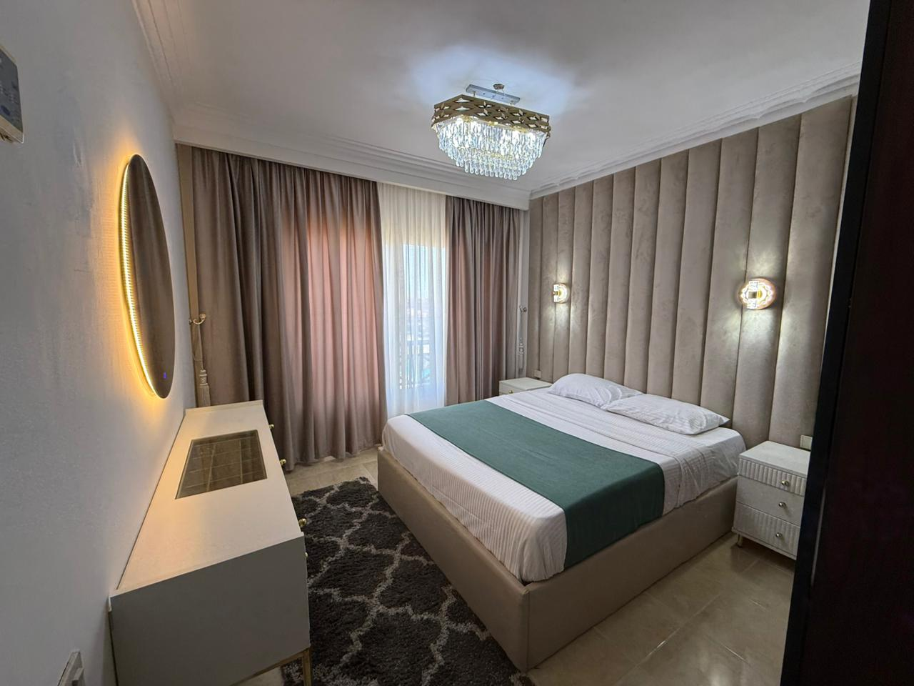30_Bedroom_Wide_Curtains_Mirror